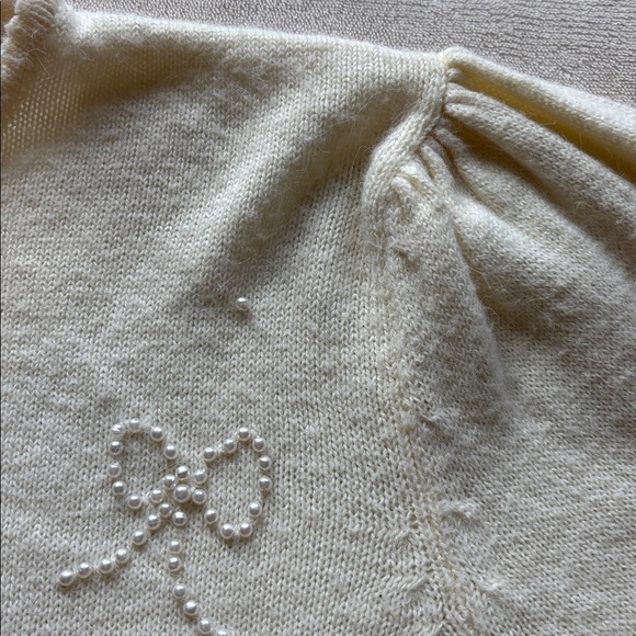 Vintage 90s Eaton Sweater Pearls Bows and Puckered Sleeves Made in Taiwan Large - Picture 6 of 10